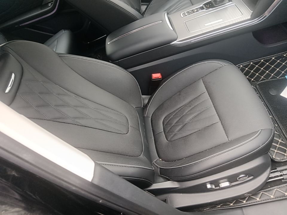 Hongqi HS7 PHEV 2024 2.0T PHEV Four-Wheel Drive Flagship Edition 7 Seats — снимка 19
