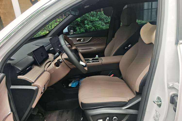 Used Chery Tiggo 8 PLUS 2025 290TGDI DCT Prestige 5-Seater