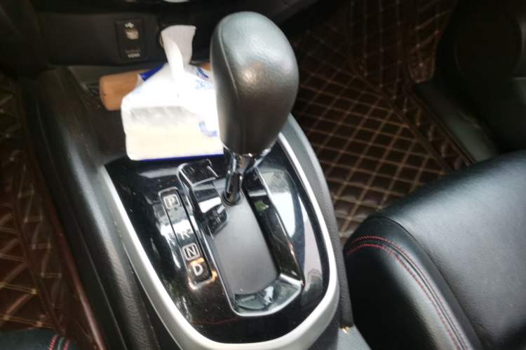 Used Nissan Qashqai 2016 2.0L CVT Elite Edition Gear Lever