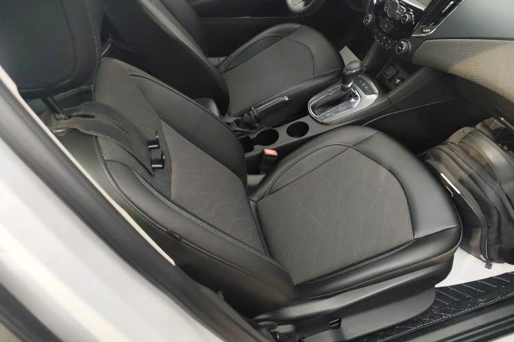 Used Chevrolet Cruze 2016 1.5L Automatic Luxury Edition Right Front Seat