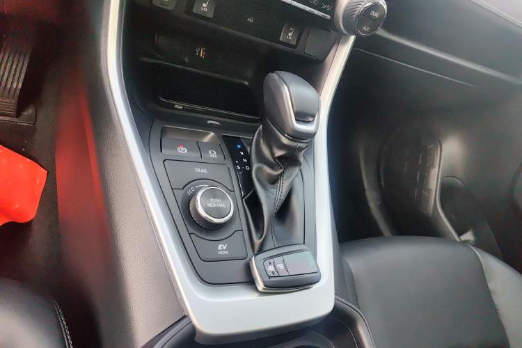 Used Toyota RAV4 2023 Dual-Engine 2.5L E-CVT Four-Wheel Drive Elite Plus Edition Gear Lever