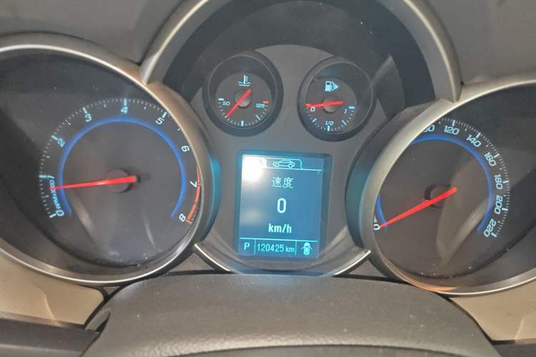 Used Chevrolet Cruze 2015 1.5L Classic SE AT Instrument Cluster