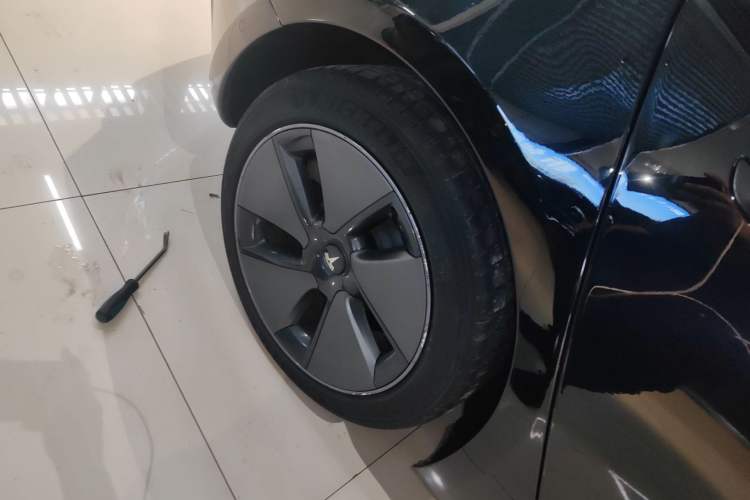 Used Tesla Model 3 2022 Rear-Wheel-Drive Version Right Rear Wheel Hub