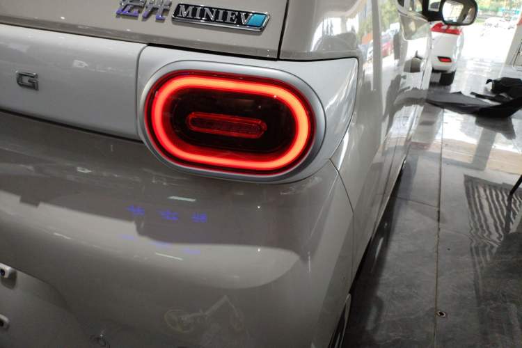 Used Wuling Hongguang MINIEV 2024 3rd Generation 215km Youth Edition