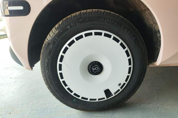 Used Chery QQ Ice Cream 2025 205km Qi Energy Version Right Rear Wheel Hub