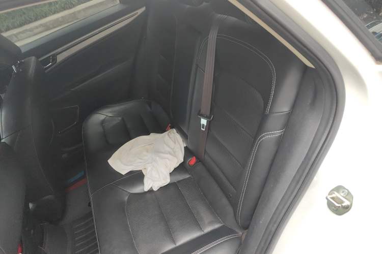 Used Geely Auto Emgrand GL 2017 1.8L Manual Elite Model
