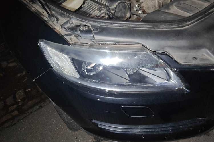 Used Audi Q7 2006 3.6 FSI quattro Base Model Right Front Headlight