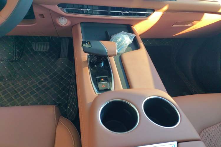 Used CHANGAN UNI-Z 2025 1.5T Premium Edition Gear Lever