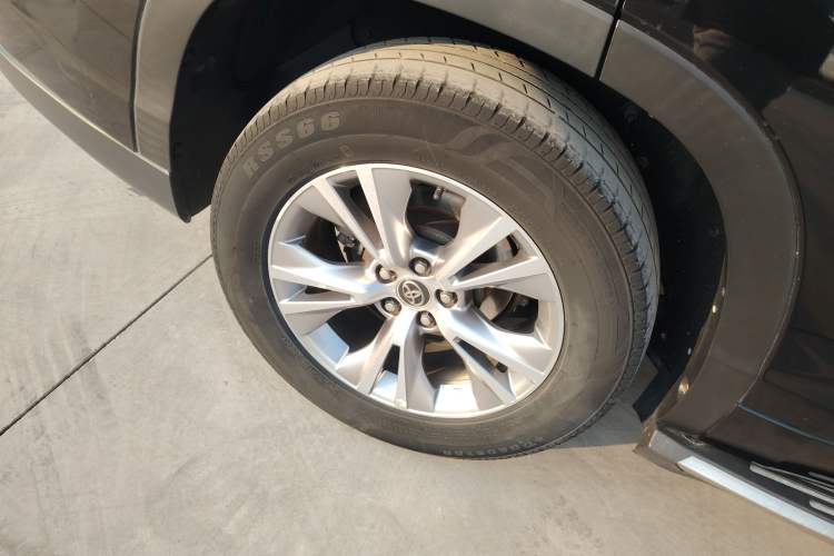 Used Toyota Highlander 2018 2.0T Two-Wheel Drive Elite Edition 7 Seats Emission Standard China V
