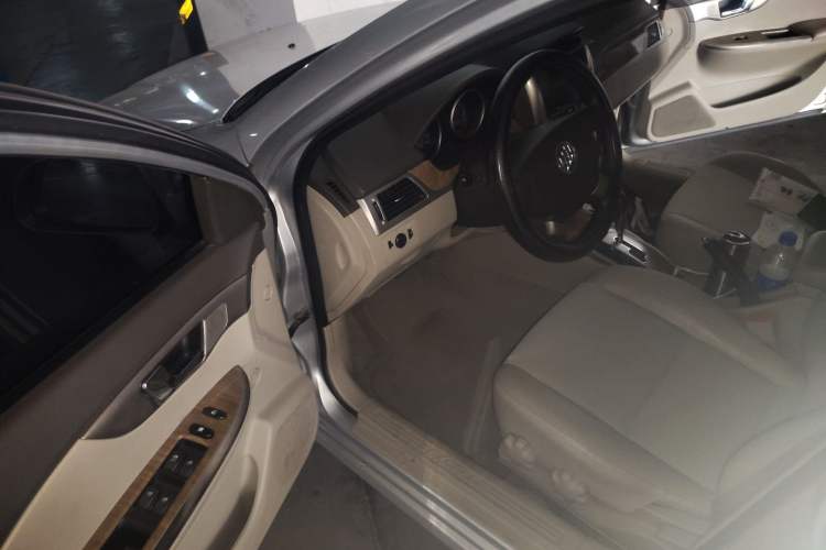 Used Buick Excelle 2013 1.5L Automatic Classic Model
