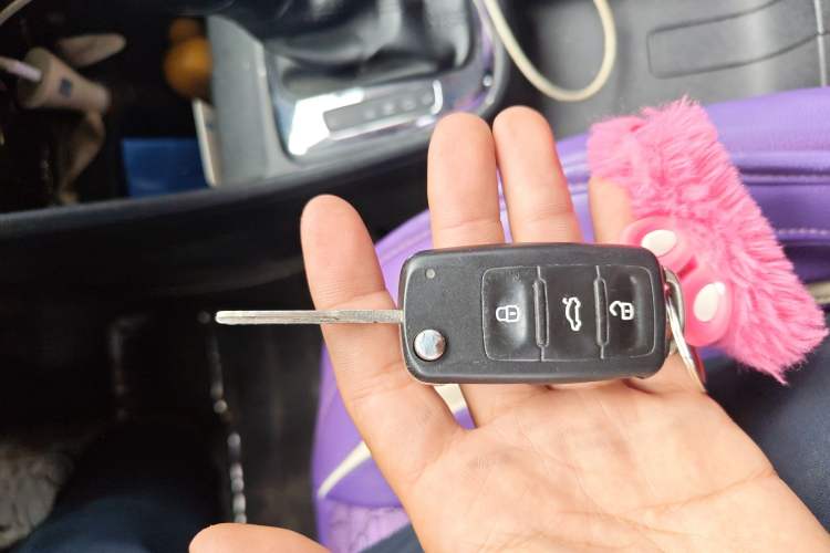 Used Volkswagen Jetta 2015 Value Edition 1.6L Automatic Fashion Version Vehicle Key