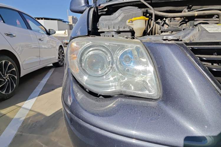 Used Dodge Grand Caravan 2007 3.0L Classic Edition Right Front Headlight