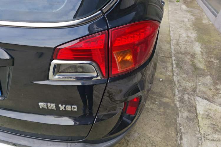 Used Bestune X80 2015 2.0L automatic comfort version