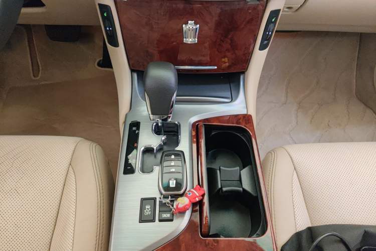 Used Toyota Crown 2012 2.5L Royal Leather Edition
