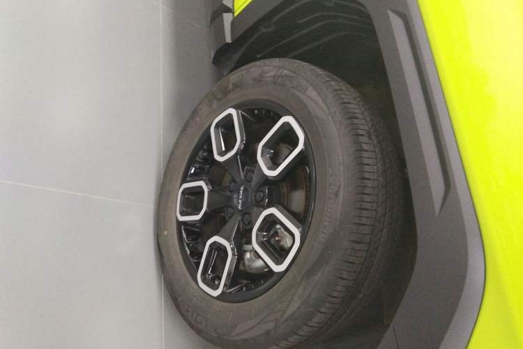 Used Haval X DOG 2022 1.5T DCT Two-Wheel Drive Trendy Edition Right Front Wheel Hub