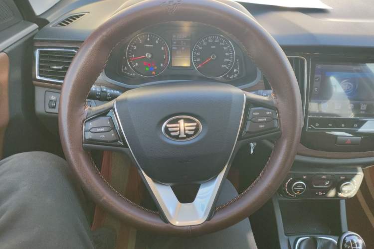 Used FAW Senya R7 2018 R7C 1.6L Manual Luxury Model