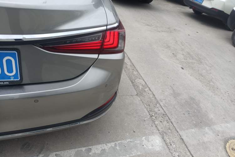 Used Lexus ES 2023 200 Excellence Edition Exterior 3