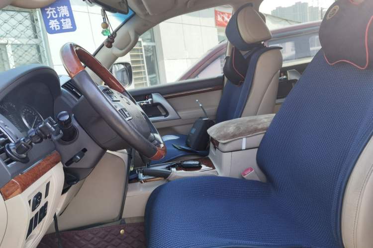 Used Toyota Land Cruiser 2012 4.0L Automatic VX
