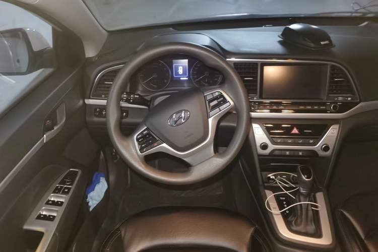 Used Hyundai Elantra (6th Generation / Lingdong) 2016 1.6L Automatic ZhiXuan – Elite Version Steering Wheel