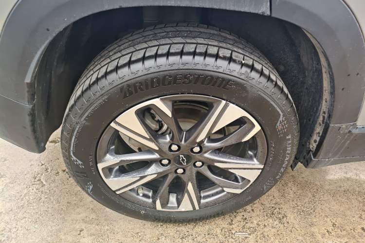 Used Chevrolet Trax 2022 Encore RS 1.5T CVT CoolPro Right Rear Wheel Hub