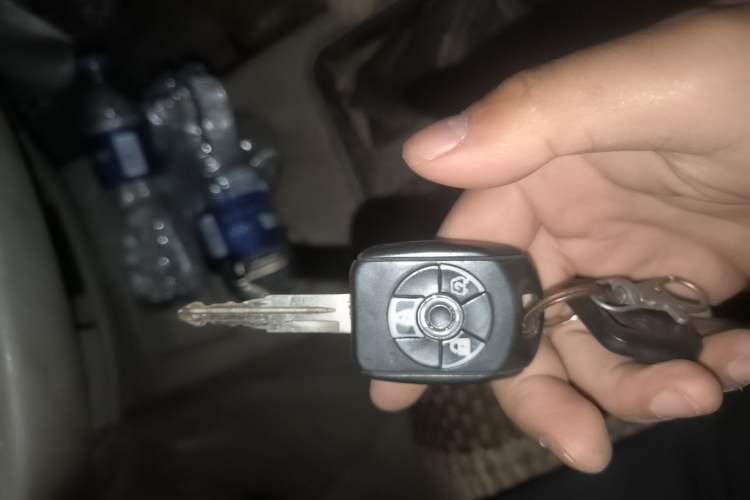 Used FORTHING Lingzhi 2017 V3 1.5L 7-seater Standard Model Vehicle Key