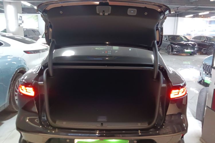 Used VOYAH PASSION 2024 PHEV Four-Wheel Drive Ultra-Long Range Flagship Model Trunk