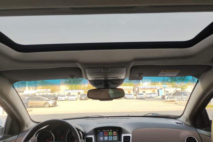 Used Chevrolet Cruze 2013 Hatchback 1.6L Automatic Luxury Model Headliner