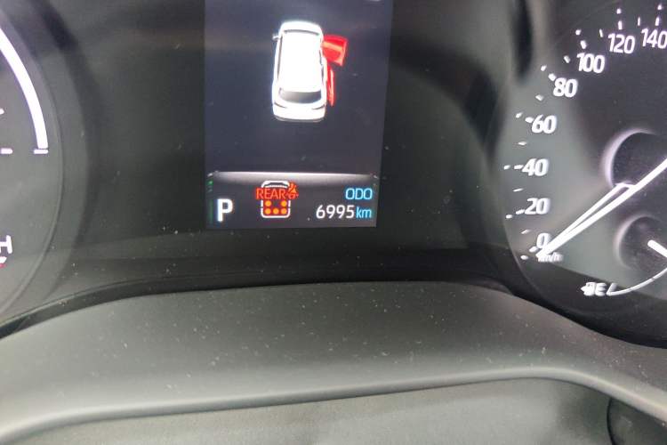 Used Toyota SIENNA 2024 2.5L Hybrid Comfort Edition Odometer Close Up