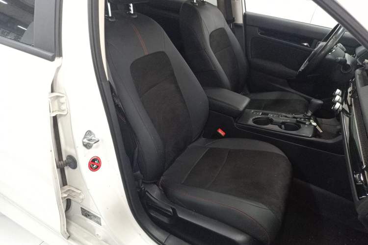 Used Honda Civic 2022 240TURBO CVT Dynamic Edition Right Front Seat