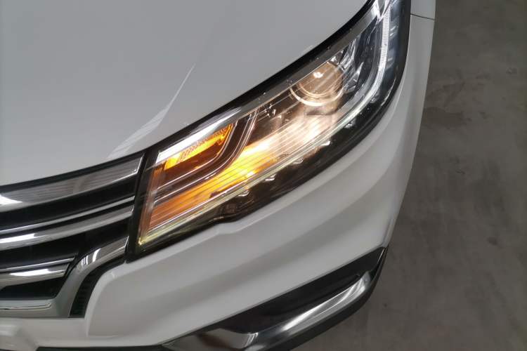 Used Roewe RX3 2020 1.6L Manual 4G Connect Super-Fresh Elite Edition