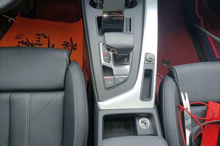 Used Audi A4L 2022 40 TFSI Fashion Dynamic Model Gear Lever