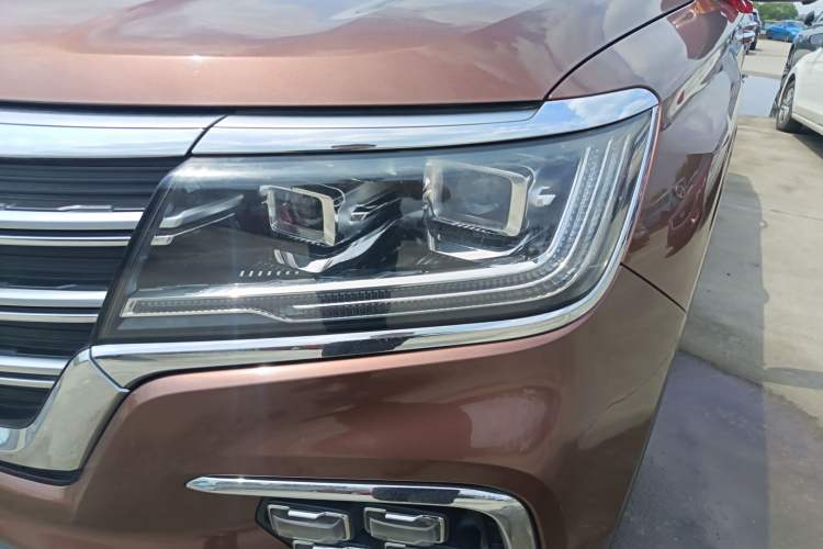 Used Roewe RX8 2018 30T Smart Connectivity All-Wheel Drive Supreme Edition