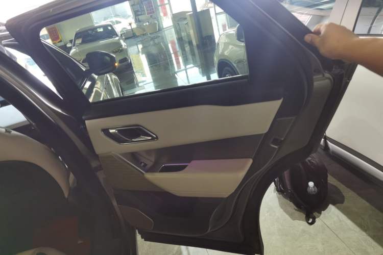 Used Land Rover Range Rover Velar 2017 P380 R-DYNAMIC SE
