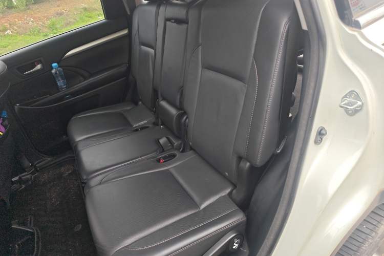 Used Toyota Highlander 2018 2.0T Four-Wheel Drive Luxury Edition 7 Seats China V Emission Standard Left Rear Seat