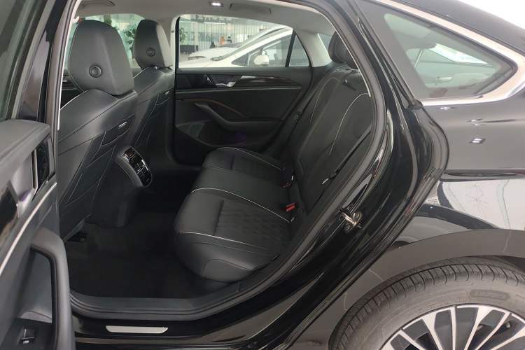 Used Volkswagen Magotan 2024 380TSI DSG Prestige Edition DaMai Package Left Rear Seat