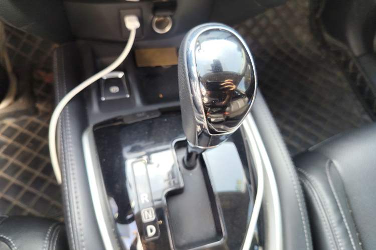 Used Nissan X-Trail 2019 2.0L CVT Comfort Edition 2WD Gear Lever