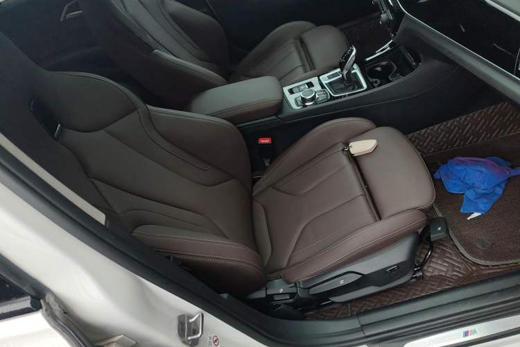 Used BMW 1 Series 2023 125i M Sport Night Edition Right Front Seat