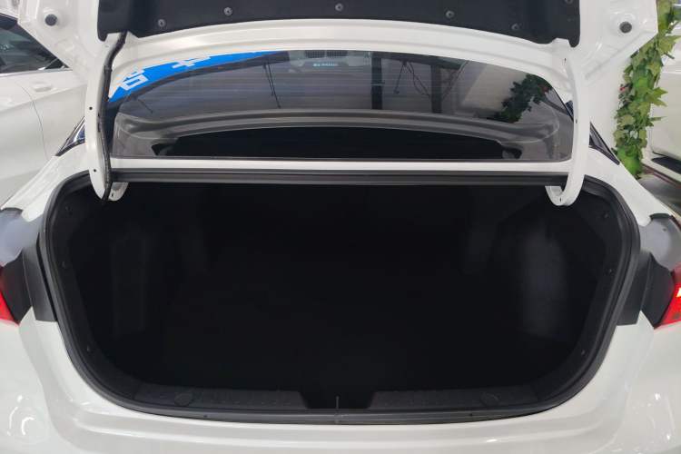 Used CHANGAN Eado 2024 PLUS Blue Whale NE 1.4T GDI DCT High-Energy Edition
