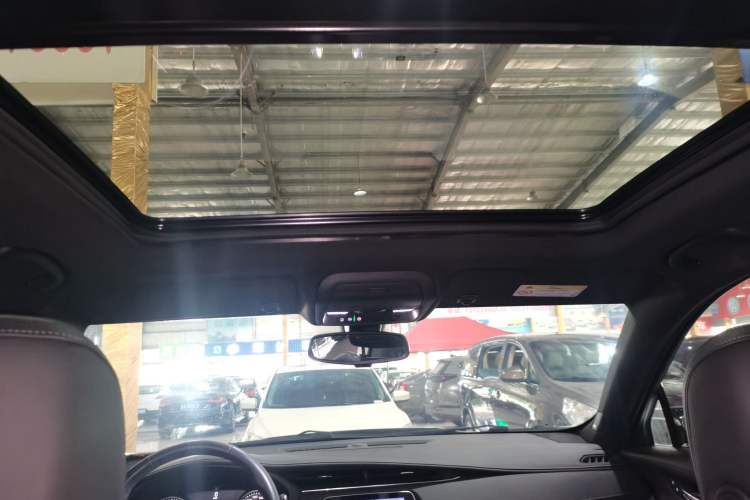 Used Cadillac XT4 2021 28T Two-Wheel Drive Leading Version
