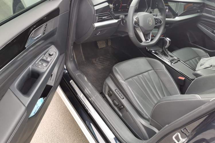 Used Volkswagen Passat 2024 380TSI Starry Dragon Edition Driver Seat