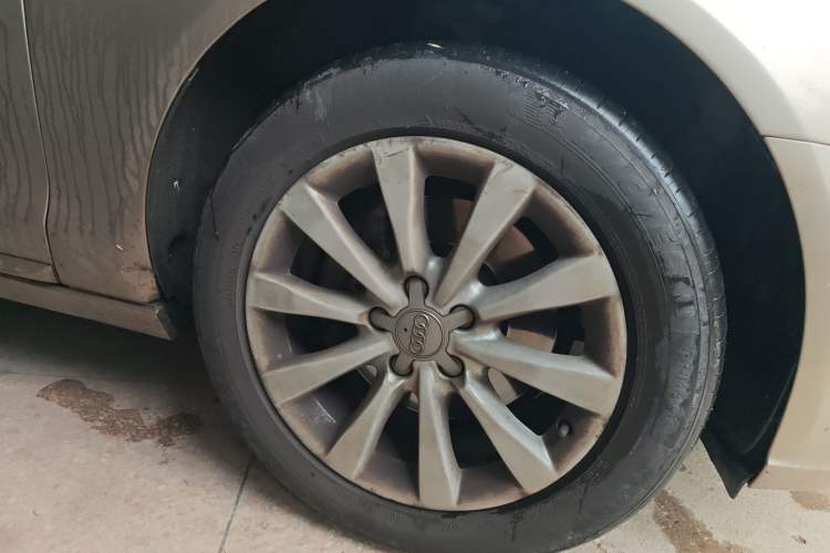 Used Audi A6L 2014 TFSI Standard Model Right Front Wheel Hub