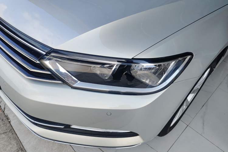 Used Volkswagen Magotan 2017 330TSI DSG Leading Model Left Front Headlight