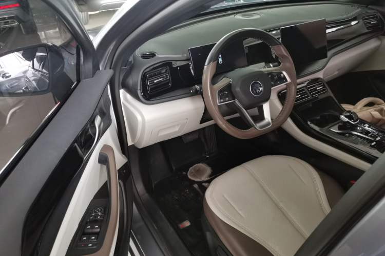 Used BYD Qin PLUS 2023 Champion Edition DM-i 55KM Leading Model Driver Seat