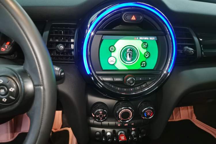 Used MINI 2018 1.5T ONE PLUS Five-Door Edition Audio And AC Panel
