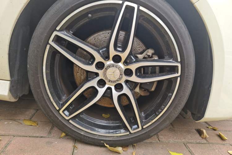 Used Mercedes-Benz CLA 2017 CLA 220 4MATIC Right Front Wheel Hub