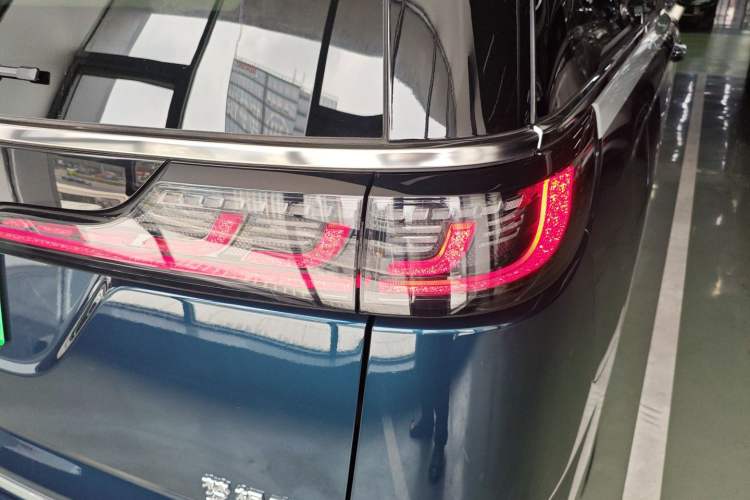 Used VOYAH Dream 2025 PHEV Four-Wheel-Drive Flagship Version – Qiankun Edition
