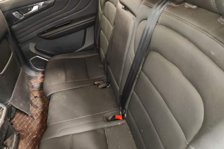 Used Sinotruk VGV U70 2020 1.5T Automatic Smart Luxury 7-Seater Left Rear Seat