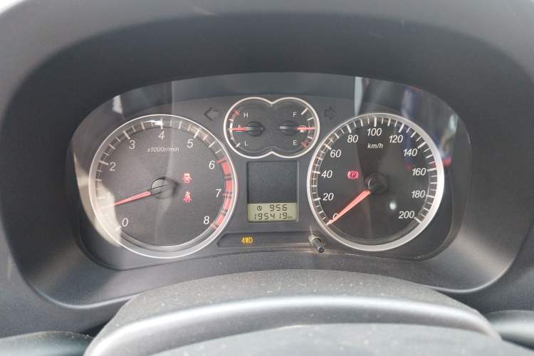 Used Haval H5 Classic 2011 Zhizun Edition 2.4L Four-Wheel Drive Deluxe Differential Version Instrument Cluster