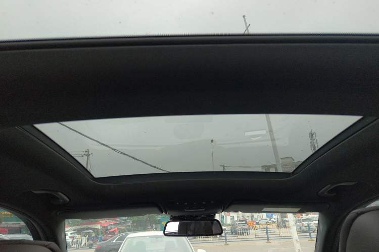 Used Mercedes-Benz GLC 2016 GLC 260 4MATIC Luxury Model