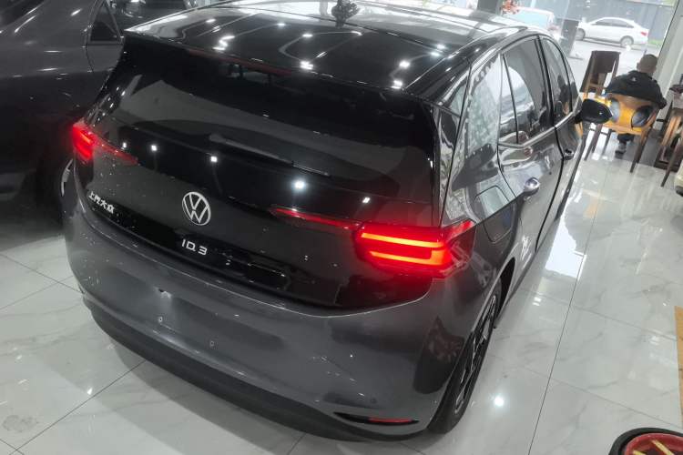 Used Volkswagen ID.3 2024 Outstanding Edition Rear Right 45 Deg